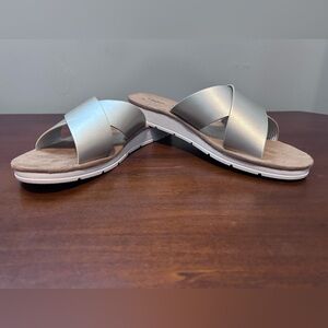 Izod Faux leather Gold cross stap Alyssa slide sandal 8.5